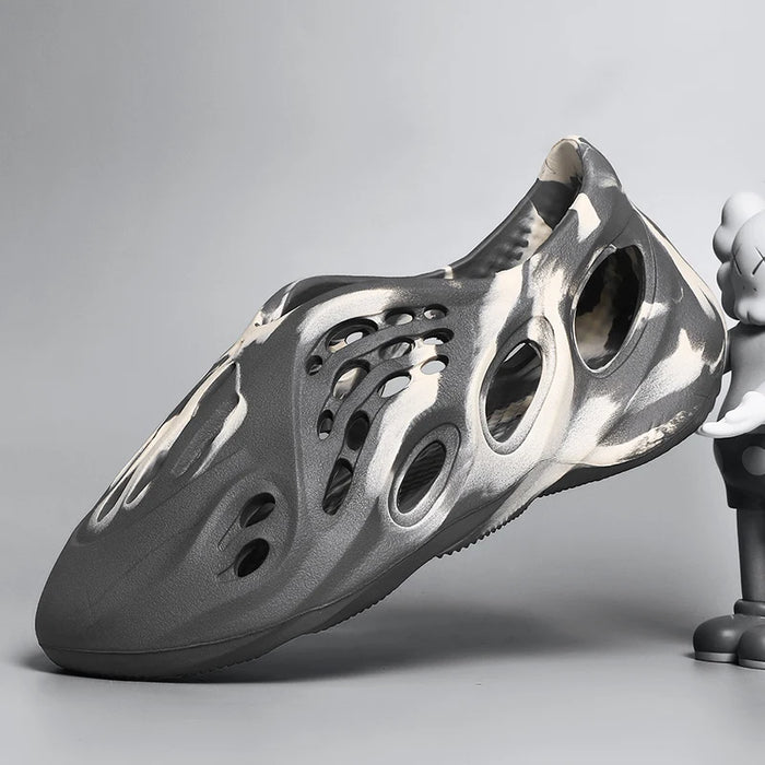 New YZY-Style Camouflage Foam Clogs – Men’s Non-Slip Cloud Runner Slides